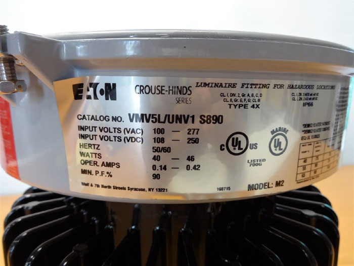 EATON CROUSE-HINDS CHAMP SERIES LED LUMINAIRE VMV5L/UNV1 S890