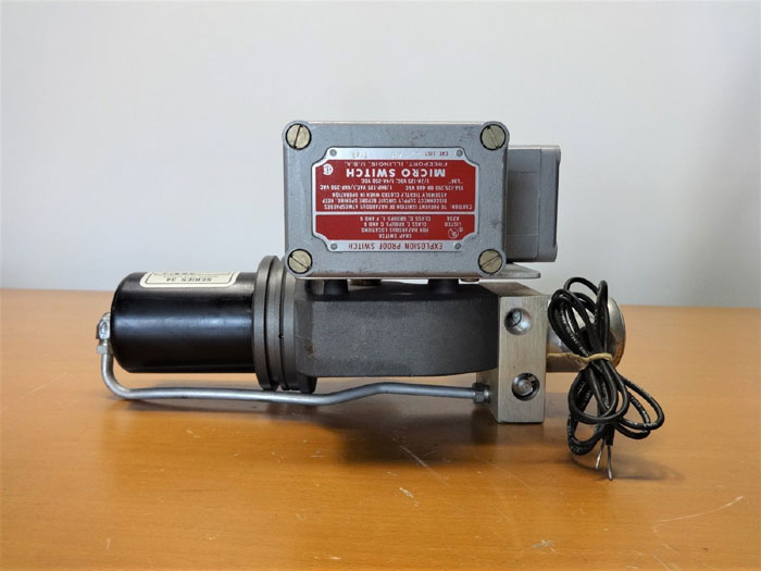 WORCESTER PNEUMATIC VALVE ACTUATOR SERIES 34 MODEL B 34XX2 W/ MICRO SWITCH EX-AR