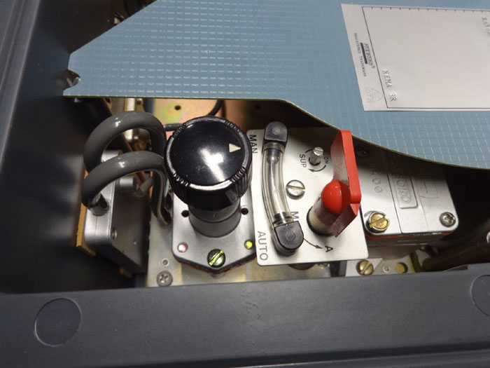 FOXBORO PNEUMATIC CIRCULAR CHART DRIVE RECORDER M/40PRA4N2FX1F