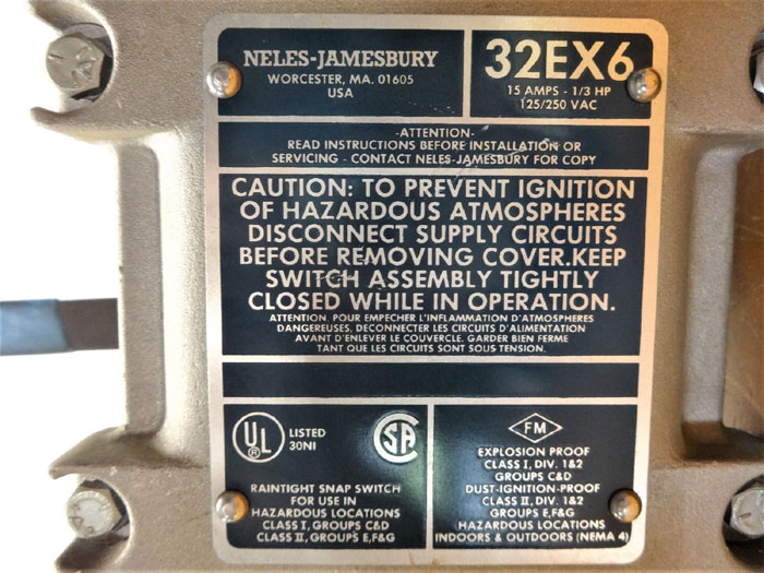 NELES JAMESBURY 1-1/2" BALL VALVE WITH 32EX6 SNAP SWITCH