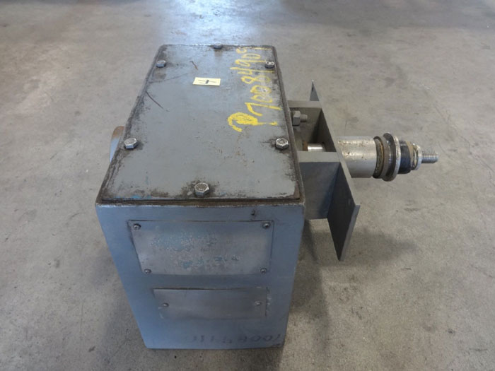 ACRISON 140-18 ADDITIVE FEEDER GEAR BOX #403-30-30-105Z-D