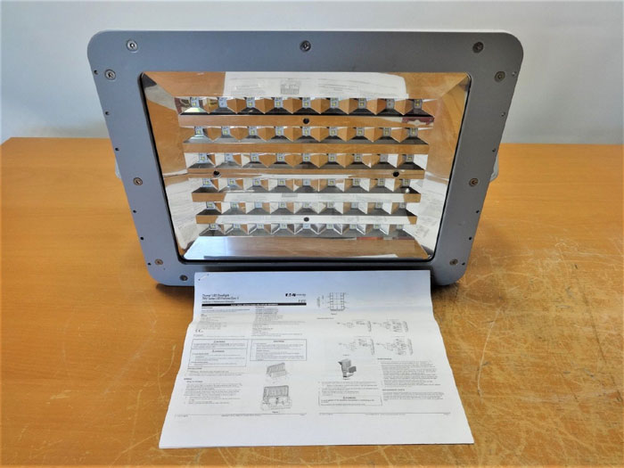 EATON CROUSE-HINDS 112 WATT CHAMP LED LUMINAIRE FLOODLIGHT FMV13LCY/UNV1 76