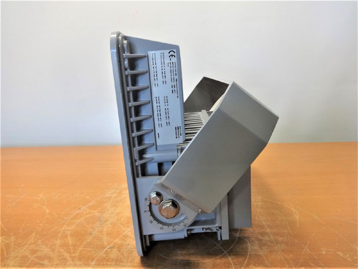 EATON CROUSE-HINDS 112 WATT CHAMP LED LUMINAIRE FLOODLIGHT FMV13LCY/UNV1 76