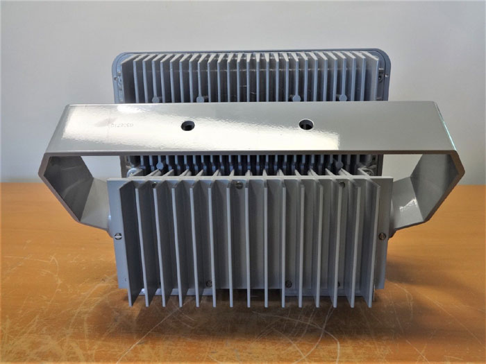 EATON CROUSE-HINDS 112 WATT CHAMP LED LUMINAIRE FLOODLIGHT FMV13LCY/UNV1 76