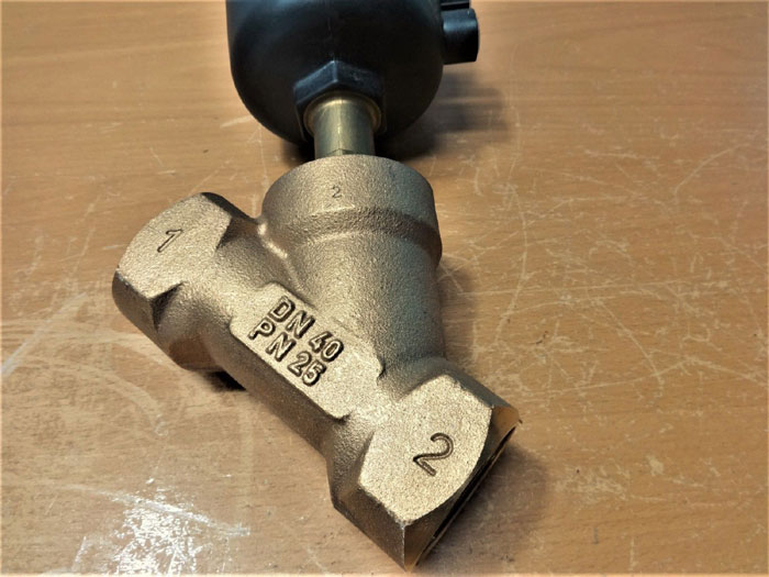 BURKERT 1-1/2" ANGLE SEAT VALVE TYPE 2000, BRONZE