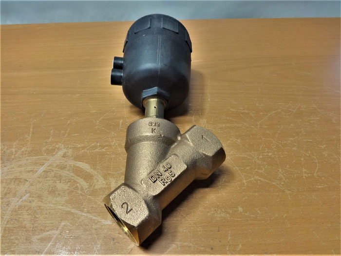 BURKERT 1-1/2" ANGLE SEAT VALVE TYPE 2000, BRONZE