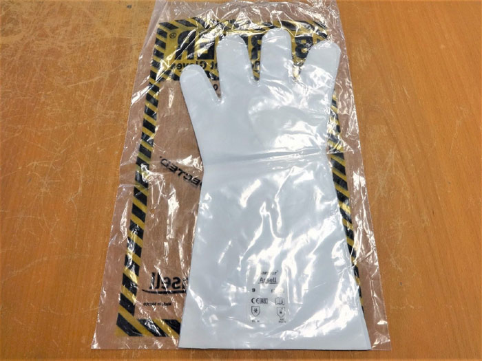 ANSELL 02-100 BARRIER CHEMICAL RESISTANT GLOVES - SIZE 9 - LOT OF (40) PAIRS