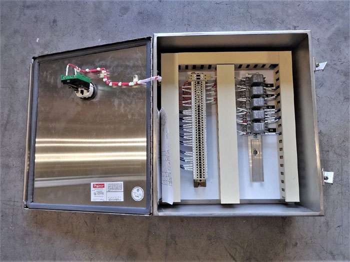 JISKOOT SAMPLING SYSTEM CABINET W/ HOFFMAN STEEL ENCLOSURE & AUTOCONTROL KEYPAD