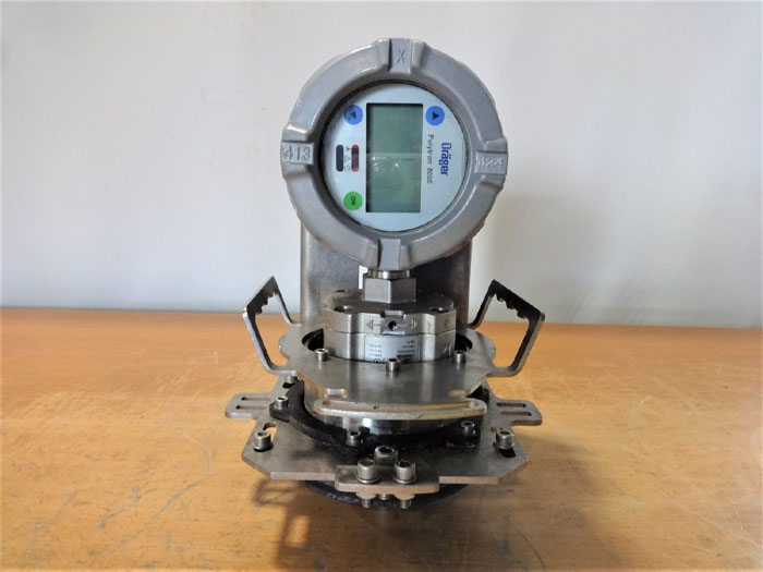 DRAGER POLYTRON 8000 / 8700 GAS DETECTOR WITH PIR 7000 STATUS INDICATOR