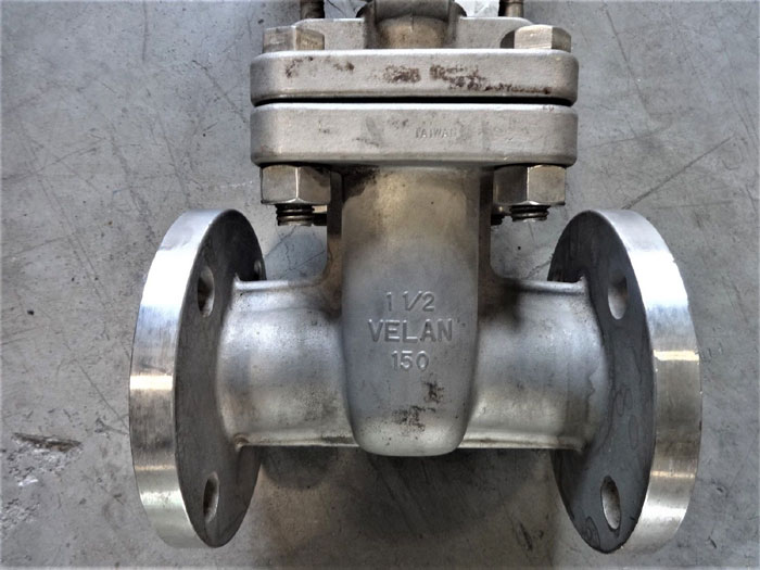 VELAN 1-1/2" 150# MODEL B CF8M GATE VALVE F07-00646-13GX