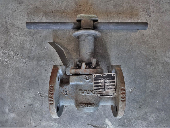 TUFLINE 1-1/2" 150# DUCTILE IRON 2-WAY PLUG VALVE 067  9W3320