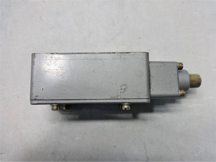 MICRO SWITCH 'MICRO' PRECISION LIMIT SWITCH 2ML1 7505