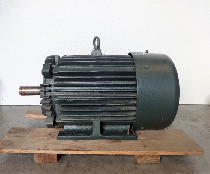 Toshiba 15 HP Premium Efficiency 3-Phase Induction Motor EQP III, B0158YLF2USH