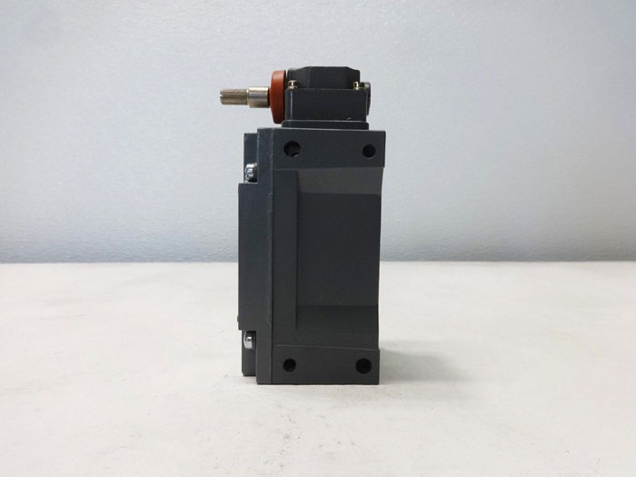 Eaton Cutler-Hammer Limit Switch 10316H1002