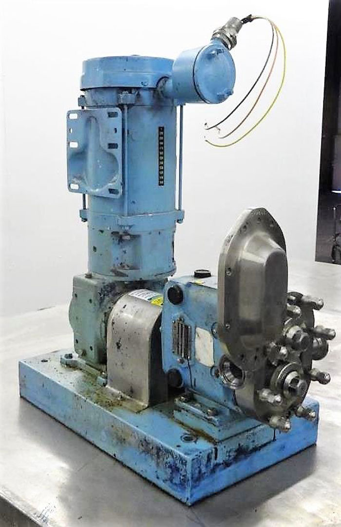Waukesha Positive Displacement Pump, Model 015U2AP, 1.5" Tri-Clamp, Stainless