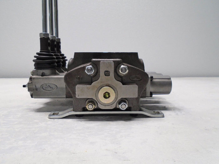 Walvoil Hydraulic Slice Valve #P091016615, #1EXP22003-U