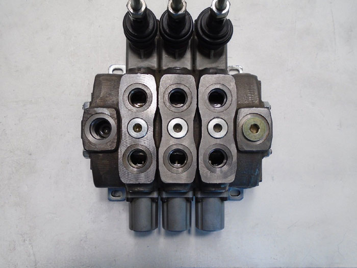 Walvoil Hydraulic Slice Valve #P091016615, #1EXP22003-U