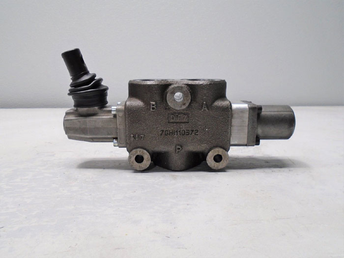 Walvoil Hydraulic Slice Valve, P0824461, 127352041, 7GHI110372