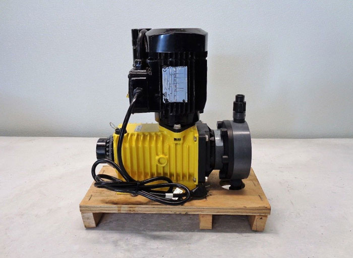 LMI Milton Roy Series M Metering Pump M141