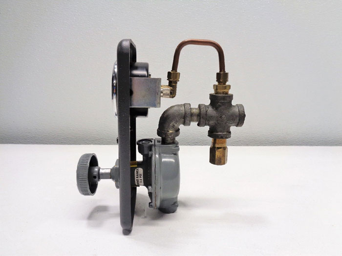 Fisher Type 671 Panel Mounted Loading Regulator, 0 - 5 PSI