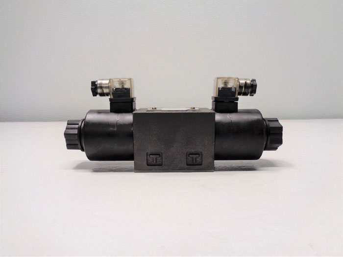 Hyvair Directional Valve D05SD-2F-24D-35