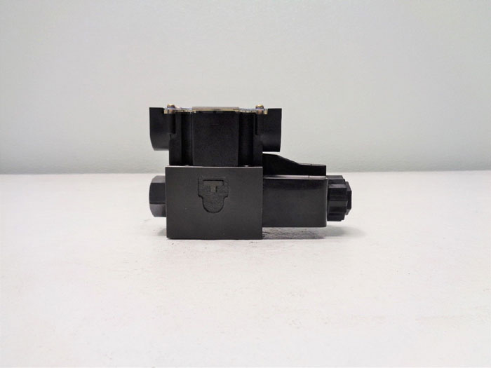 Yuken Directional Valve DSG-01-2B2-A100-6006 5