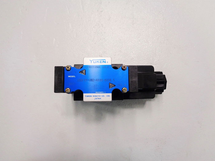 Yuken Directional Valve DSG-01-2B2-A100-6006 5