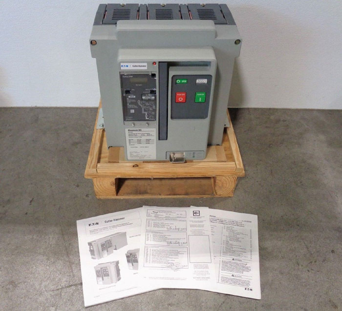 Eaton Cutler-Hammer Magnum DS MDS608 Low Volt AC Circuit Breaker Digitrip 520M