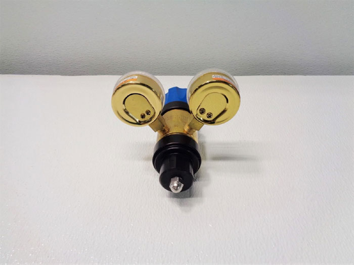 GO Pressure Regulator, 0 10 PSIG, 3600 PSIG Max Inlet, C2
