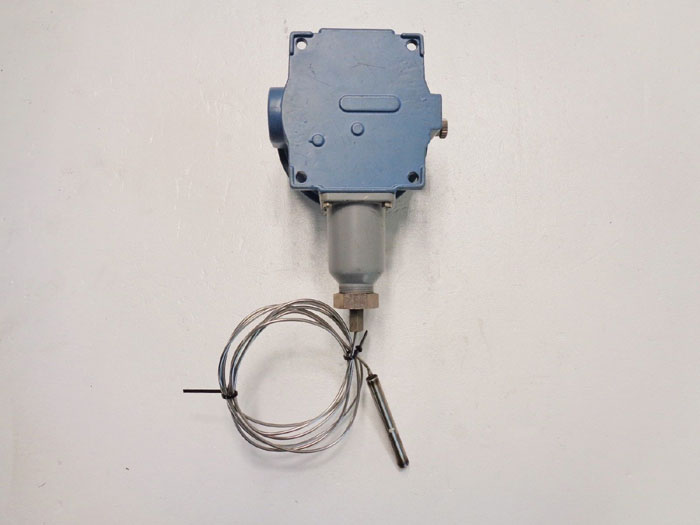 United Electric Controls Pressure Switch F120-8BS