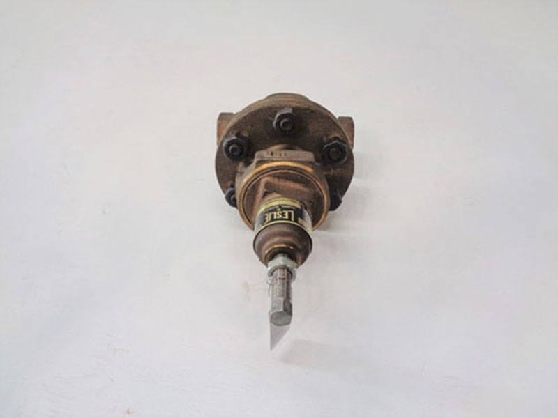 Leslie 1/2" NPT Regulator LA-5, Bronze