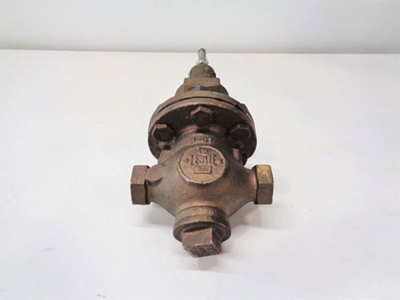 Leslie 1/2" NPT Regulator LA-5, Bronze