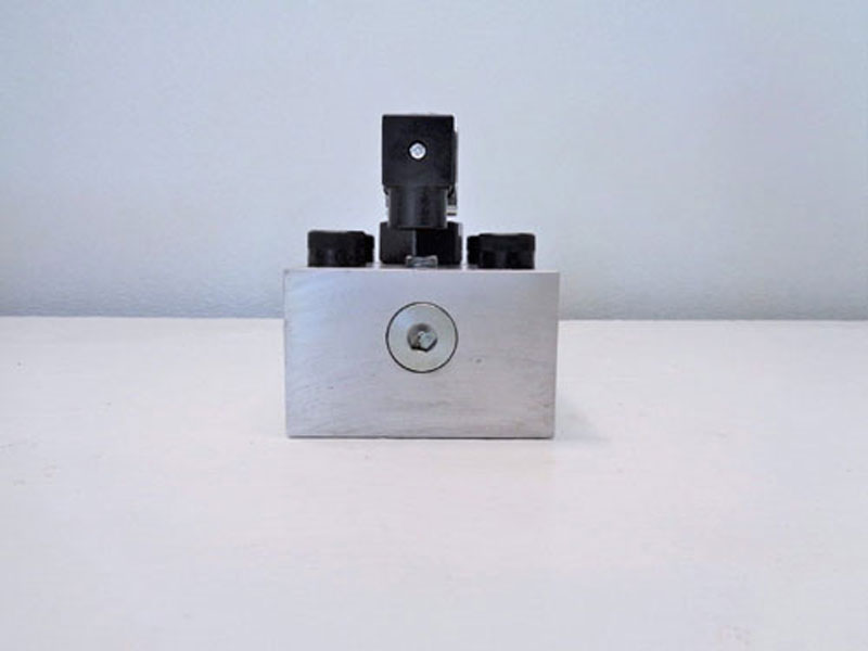 Comoso Parker Solenoid Valve Normally Open Trip Block 807J949G04