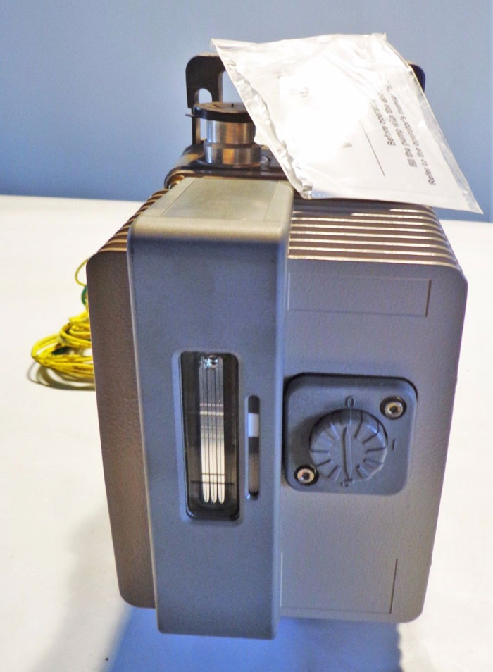 THERMO ELECTRONIC CORP VACUUM PUMP - MODEL 6822 w/ MOTOR