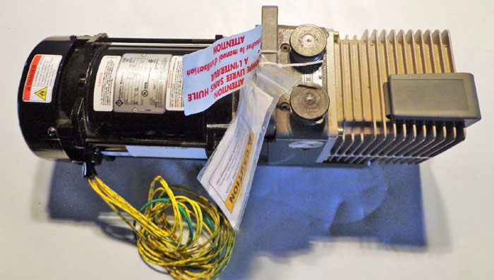 THERMO ELECTRONIC CORP VACUUM PUMP - MODEL 6822 w/ MOTOR