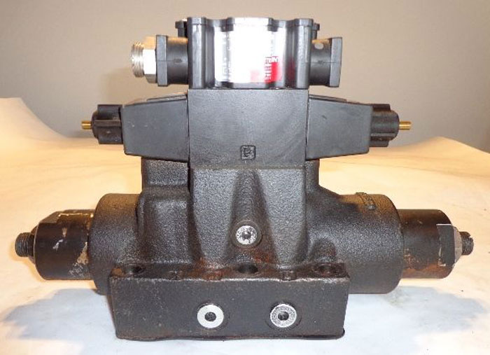 COLUMBIA HYDRAULIC VALVE, MODEL 350416 51X410