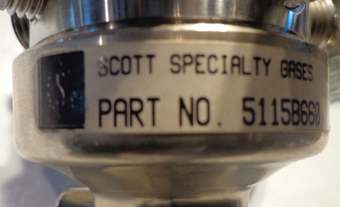 SCOTT SPECIALTY GAS PRESSURE GAUGE - MODEL: 51-15B