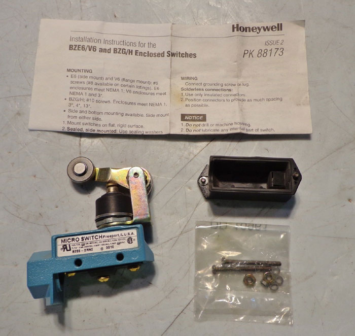 HONEYWELL MICROSWITCH SENSING & CONTROL BZE6-2RN2 - LOT OF (3)