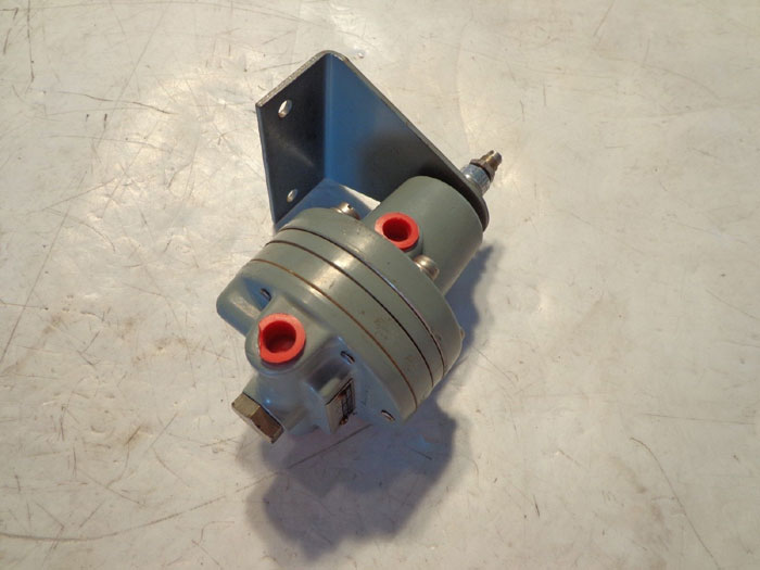 MOORE PNEUMATIC RELAY 661A2 / 661A2R