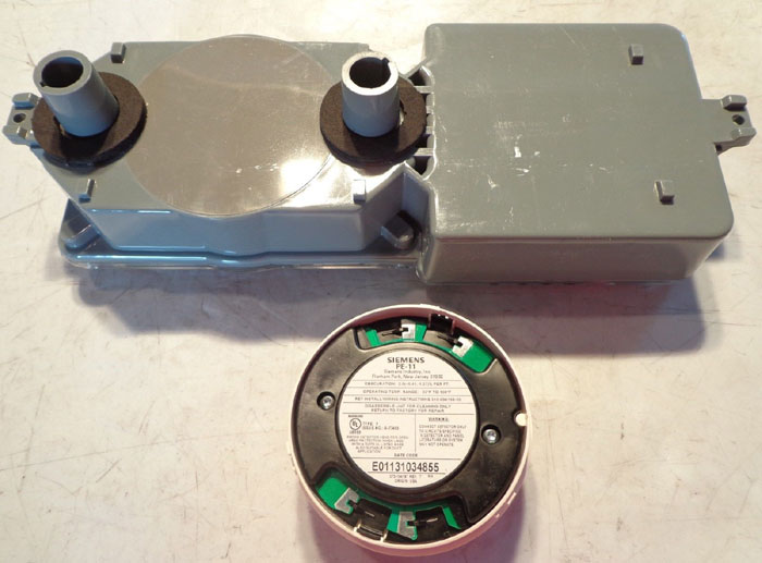 SIEMENS AD2-4W DUCT HOUSING & DETECTOR PE-11/PE-11C