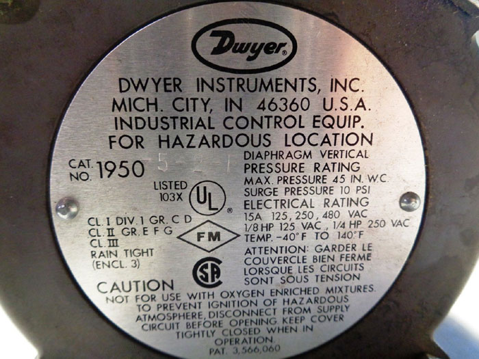 DWYER DIFFERENTIAL PRESSURE SWITCH 1950-5-2-F