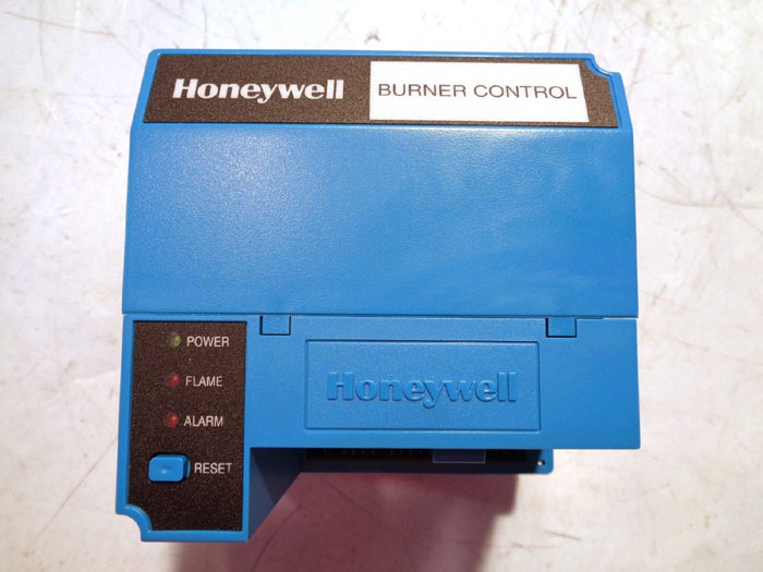 HONEYWELL PRIMARY BURN CONTROL FLAME SWITCH RM7823 A 1016