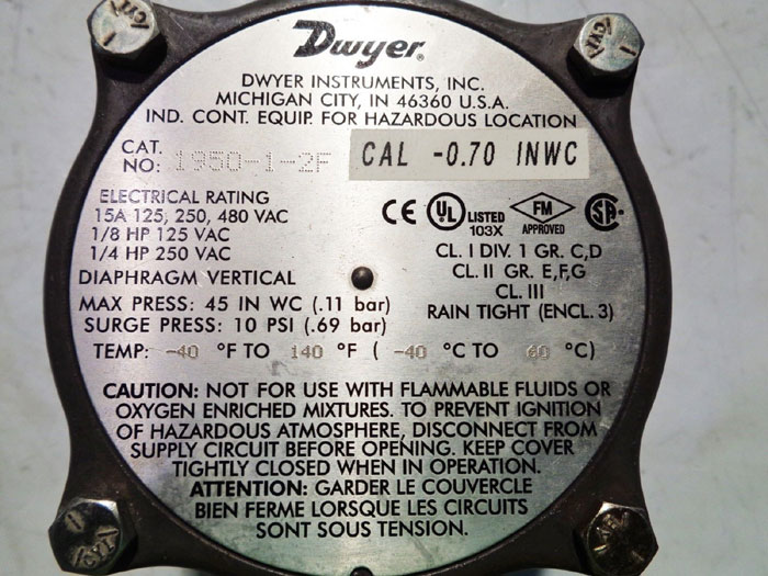 DWYER DIFFERENTIAL PRESSURE SWITCH 1950-1-2F