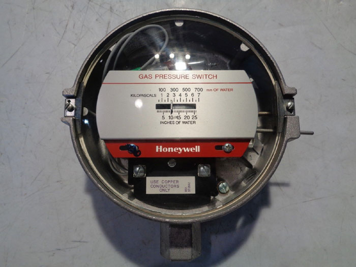 HONEYWELL GAS/AIR PRESSURE SWITCH C437E 1004 OR C437D 1005