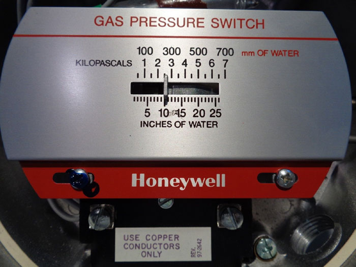 HONEYWELL GAS/AIR PRESSURE SWITCH C437E 1004 OR C437D 1005