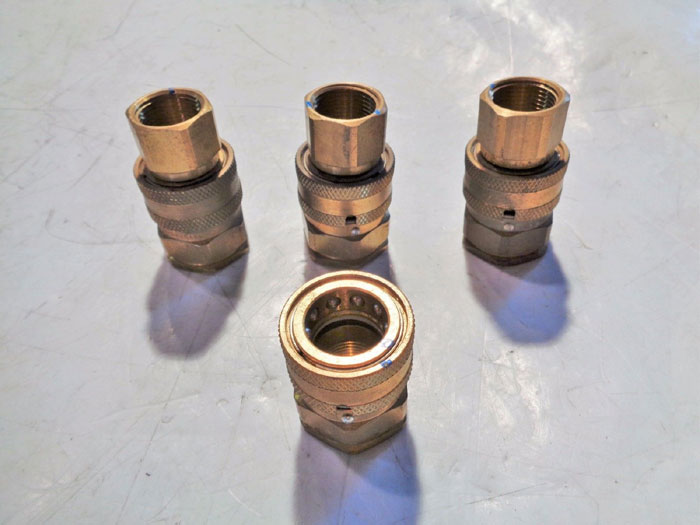 LOT OF (7) PARKER & DIXON DQC SERIES 3/4" SNAP-TITE QUICK CONNECT COUPLINGS