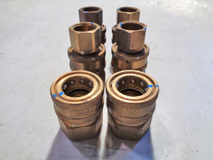 LOT OF (7) PARKER & DIXON DQC SERIES 3/4" SNAP-TITE QUICK CONNECT COUPLINGS