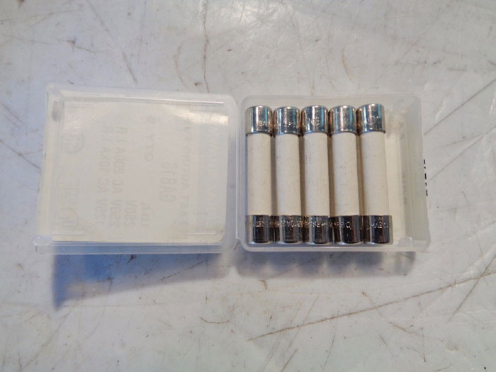 LOT OF (200) FERRAZ SHAWMUT FAST ACTING FUSES, 10AMP GAB10 & 6AMP GAB6