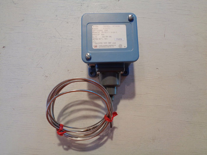 UNITED ELECTRIC TEMPERATURE SWITCH TYPE: E105, MODEL#: 13271