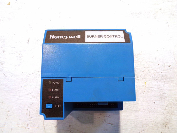 HONEYWELL BURNER CONTROL RM7823 A 1016